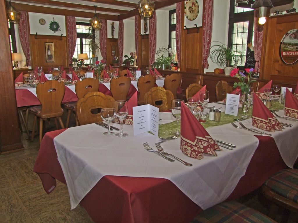 Hotel Beller Кенцинген Экстерьер фото