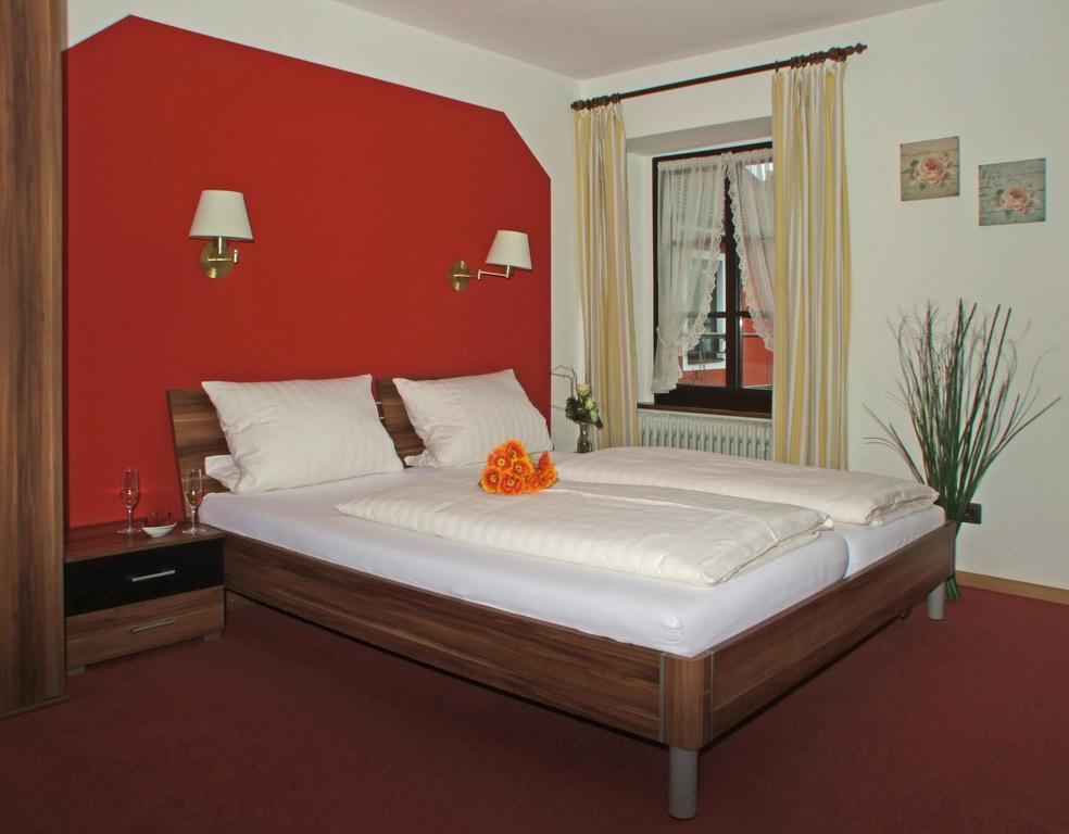 Hotel Beller Кенцинген Экстерьер фото