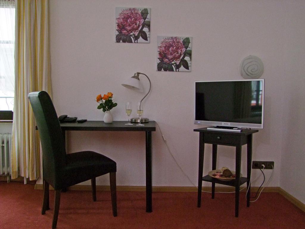 Hotel Beller Кенцинген Экстерьер фото