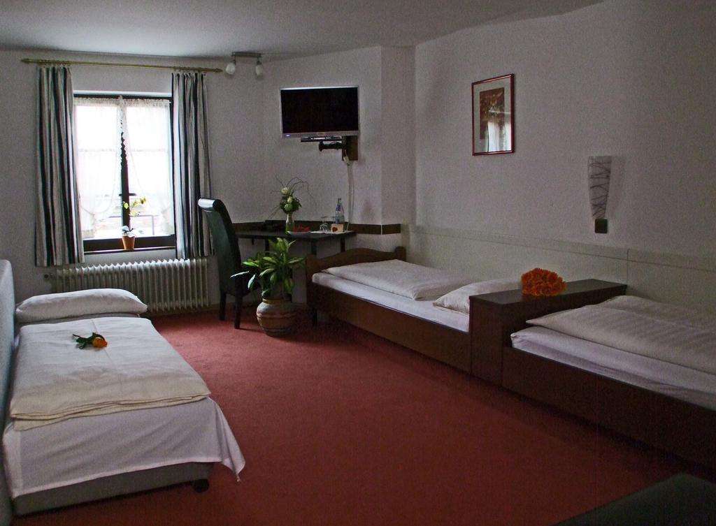 Hotel Beller Кенцинген Экстерьер фото