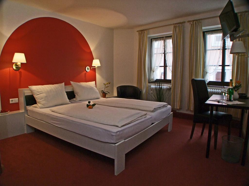 Hotel Beller Кенцинген Экстерьер фото