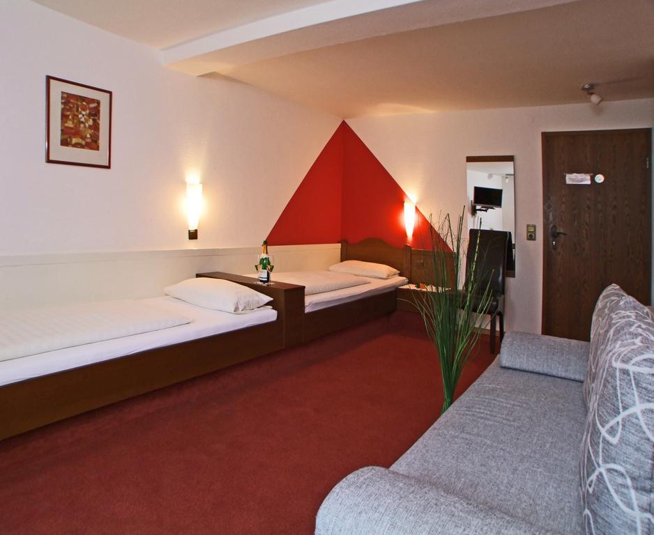 Hotel Beller Кенцинген Экстерьер фото