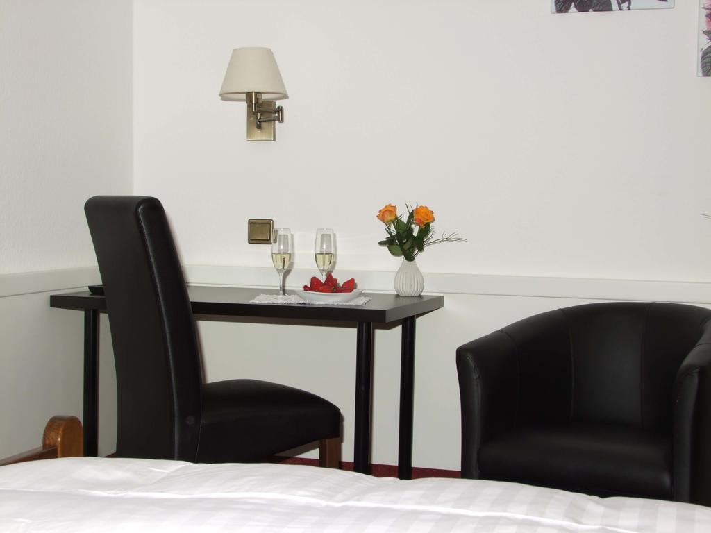 Hotel Beller Кенцинген Экстерьер фото
