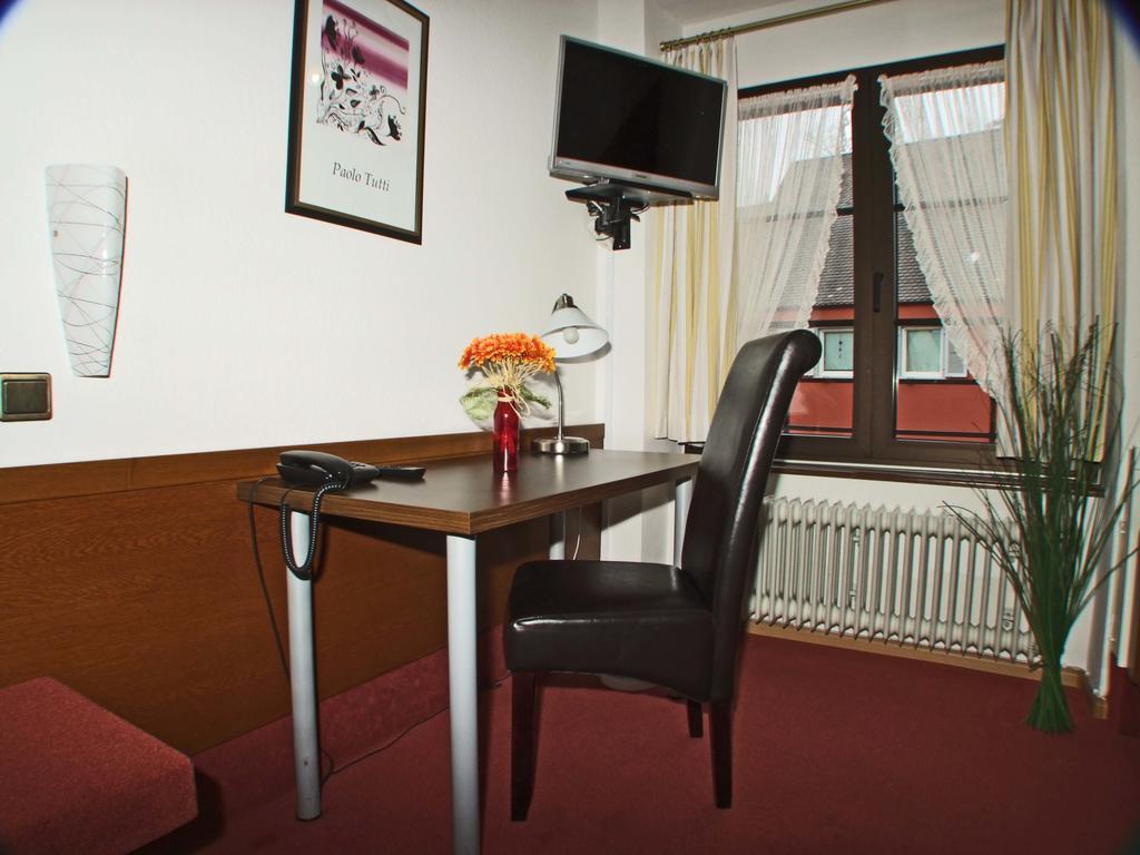 Hotel Beller Кенцинген Экстерьер фото