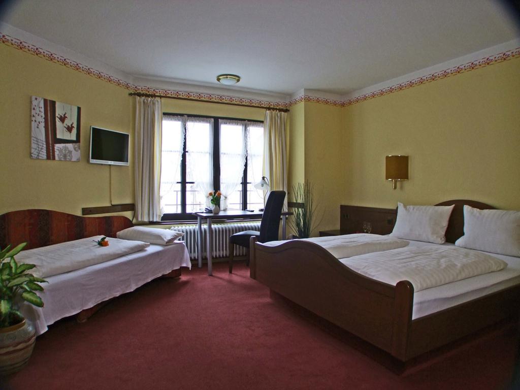 Hotel Beller Кенцинген Экстерьер фото